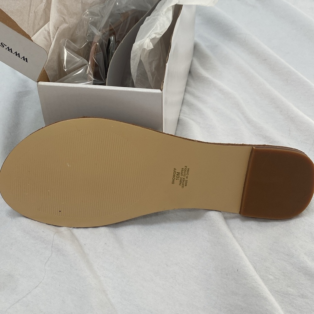 Steve Madden Silver Showoff sandals - (toe ring style) - Picture 3 of 5
